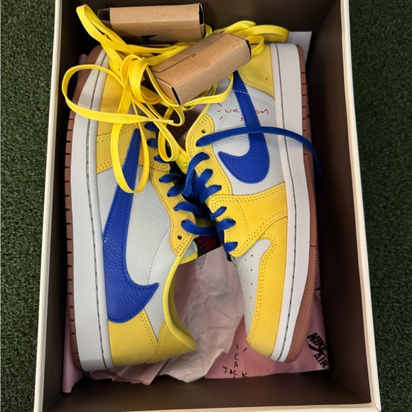 Canary Yellow Travis Scott - Picture 2 of 10